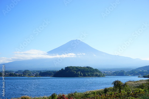 Autumn view of Mt. Fuji and Lake Kawaguchi in Yamanashi, Japan - 日本 山梨県 秋 富士山 河口湖