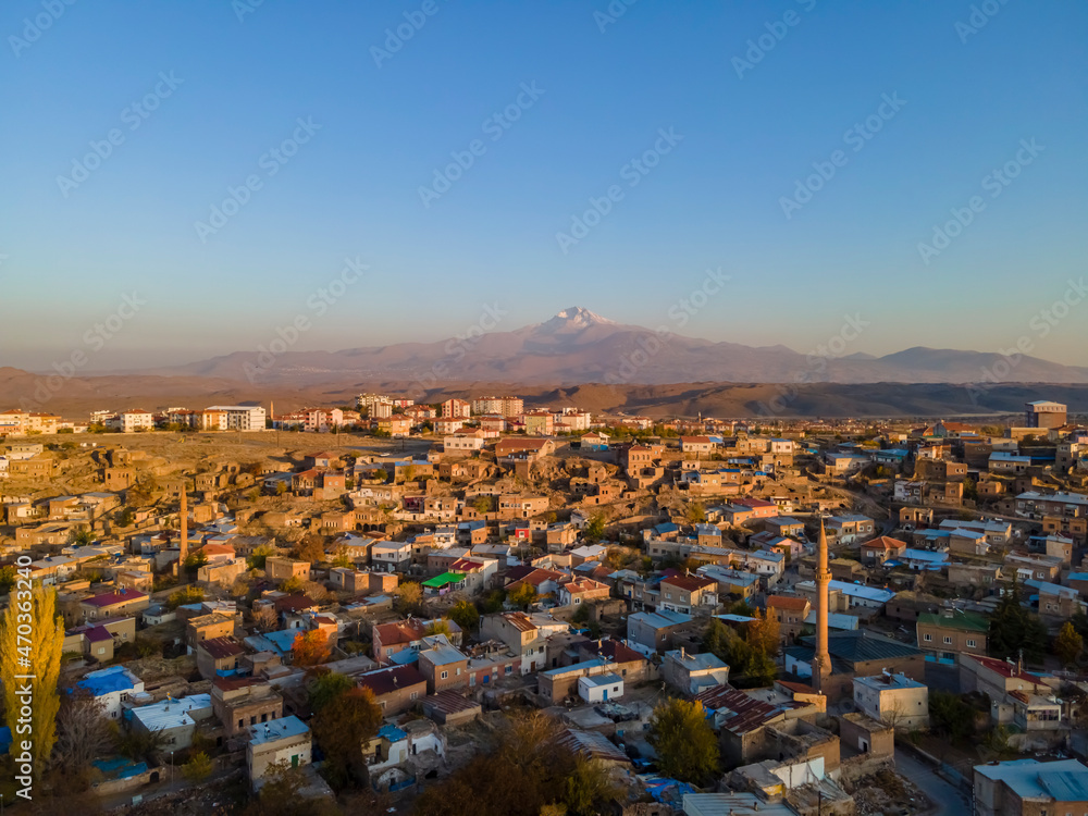 Obraz premium View of Kayseri incesu district with Erciyes Mount background