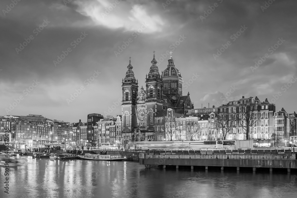 Obraz premium Downtown Amsterdam city skyline. Cityscape in Netherlands