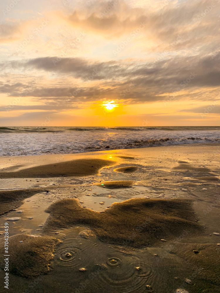 Obraz premium sunset on the beach