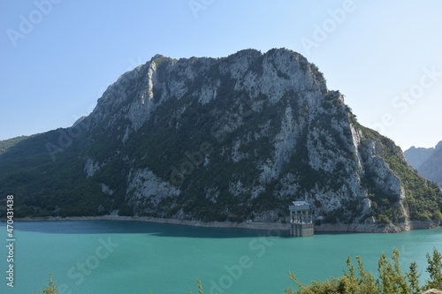 Obraz na płótnie Bovilla Lake Albania w salonie