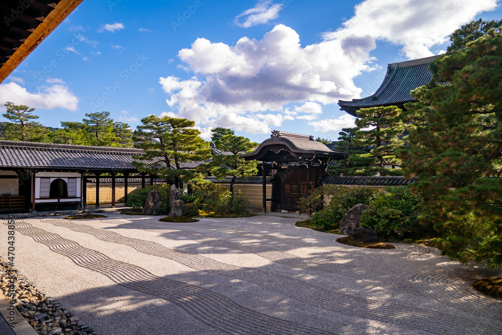 京都建仁寺の砂紋の美しい石庭