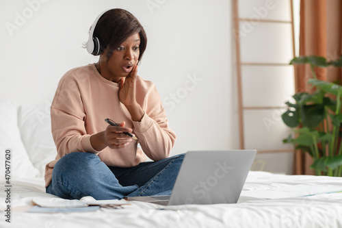 Shocked Black Woman Video Calling On Laptop Having Problem Indoor