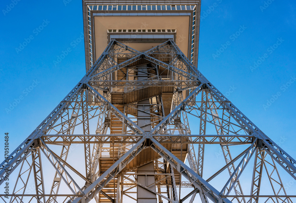 der neu restaurierte Berliner Funkturm auf dem Messegelände der neu restaurierte Berliner Funkturm auf dem Messegelände