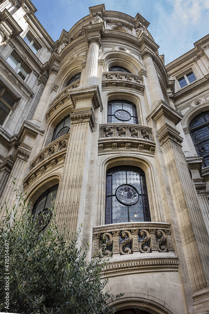 Obraz premium Architectural fragments of City Hall of Paris (Hotel de Ville de Paris) neo-renaissance style building - seat of the Paris City Council since 1357. Paris, France.