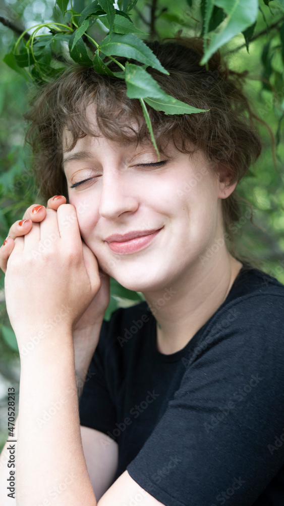 schöne Frau in der Natur schöne Frau in der Natur