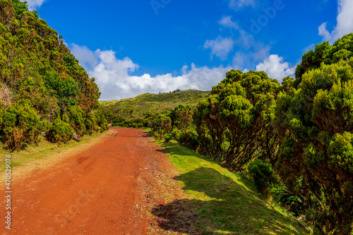 Droga na szlak turystyczny po polach siarkowych, Furnas De Enxofre, Terceira, Azores, Portugalia