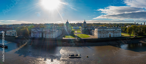 Tela Panoramic aerial view of Greenwich Old Naval Academy by the River Thames and Old