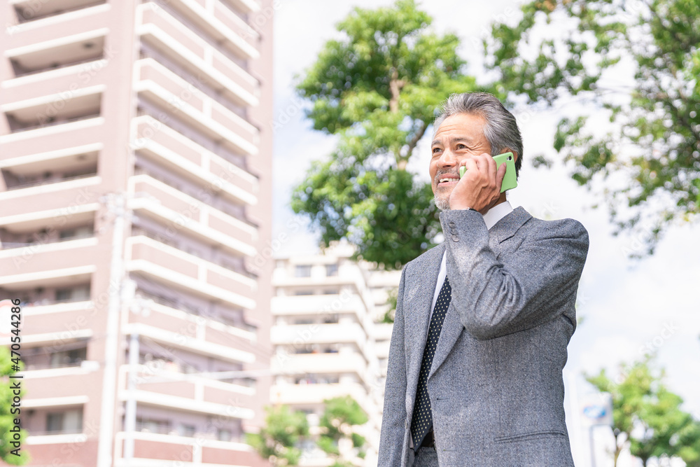 シニア男性 電話 ビジネス シニア男性 電話 ビジネス