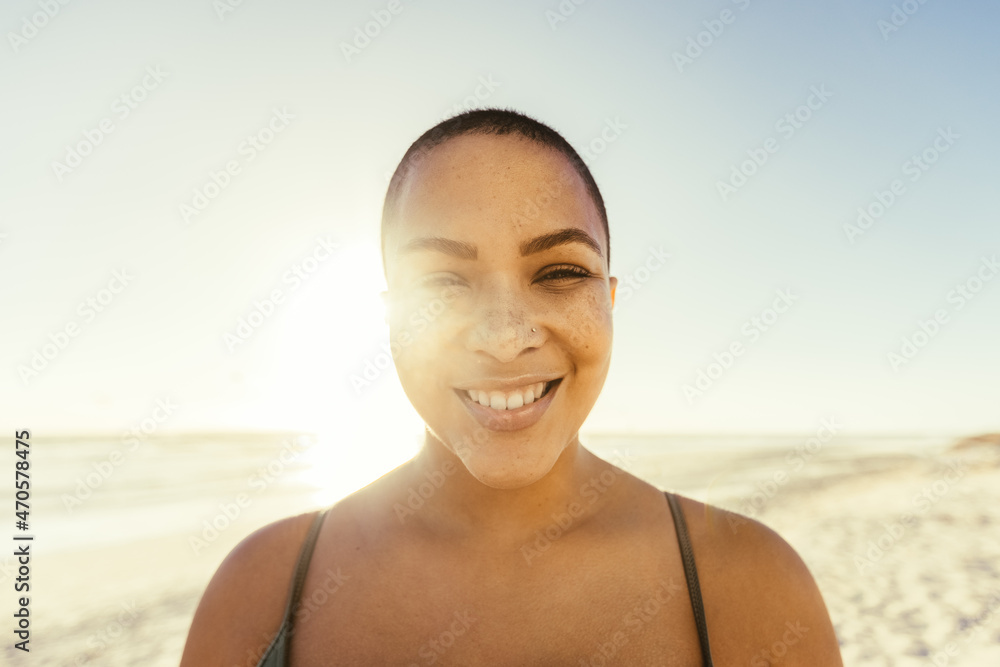 Fototapeta premium Enjoying a sunny day at the beach