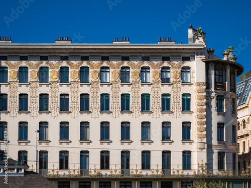 Quadro em tela Linke Wienzeile or Medaillon House designed by Otto Wagner in 1898, an art nouveau redidential building in Vienna, Austria