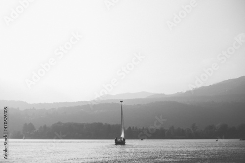 Fototapeta Naklejka Na Ścianę i Meble -  boat in the fog