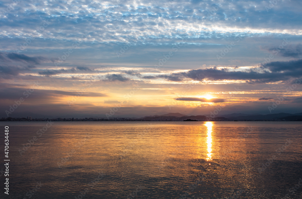 Fototapeta premium Sunset landscape at North Bay in Florianopolis, Brazil.