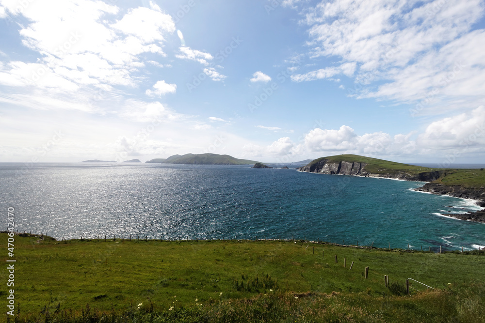 Fototapeta premium Ring of Kerry, Wild Atlantic Way, West Ireland, scenic coastal road, Around the Iveragh Peninsula in the southwest of Ireland 