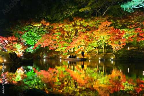 四国香川県高松市にある栗林公園の紅葉夜景