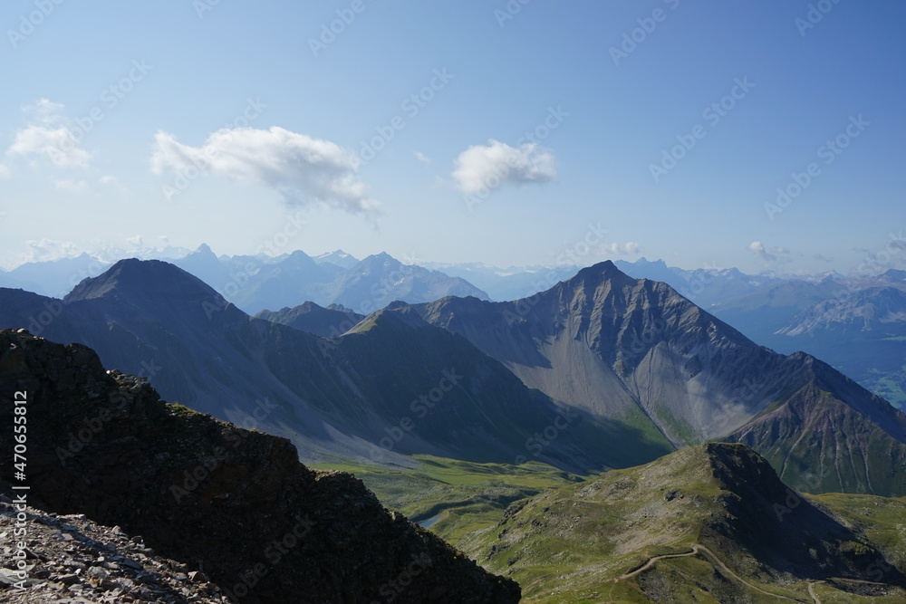 Obraz premium Mountains on the Rothorn in Grisons, Graubunden