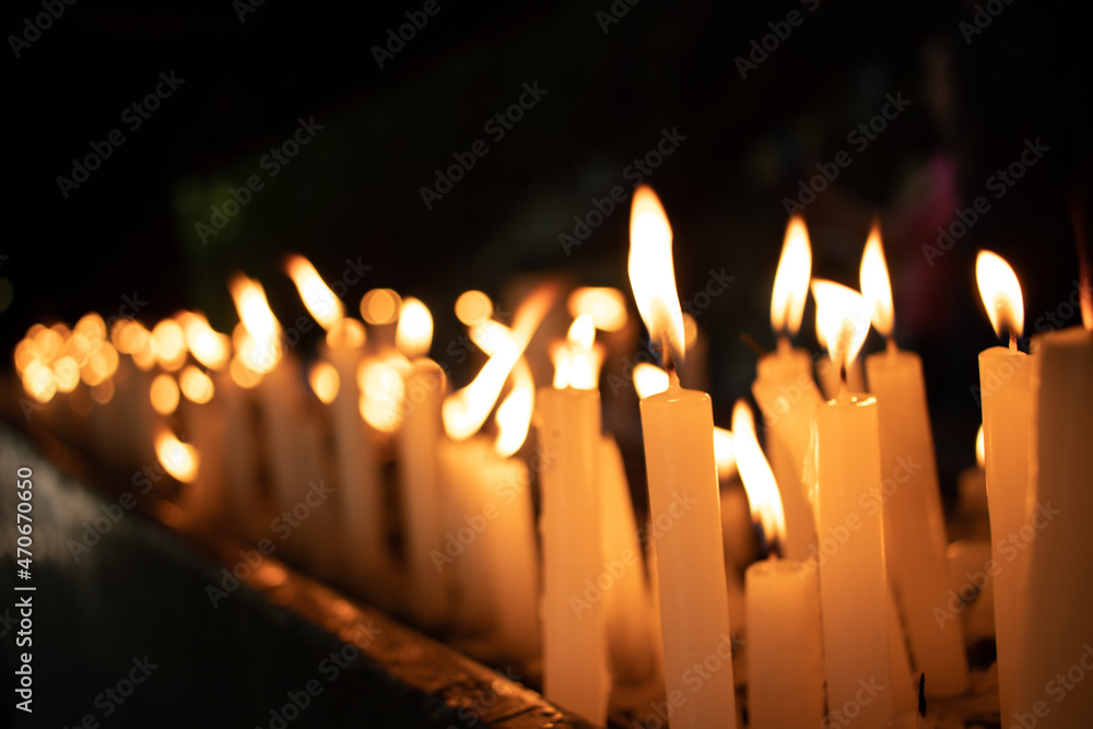 lighting the candles for requests and prayers, giving thanks for the miracles at the top of the sanctuary lighting the candles for requests and prayers, giving thanks for the miracles at the top of the sanctuary
