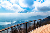 山梨県笛吹市の新道峠にあるFUJIYAMAツインテラス（ファーストテラス）から雲海と富士山の風景