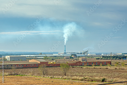 Image of a smoking chimney of a waste incineration plant © Aquarius