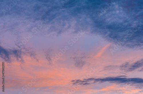 Wolkenstimmung am Abendhimmel  Bayern  Deutschland