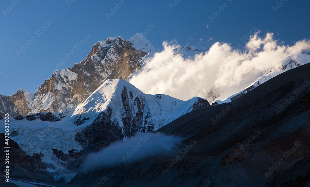 Fototapeta premium Evening sunset view of mount Everest and Lhotse