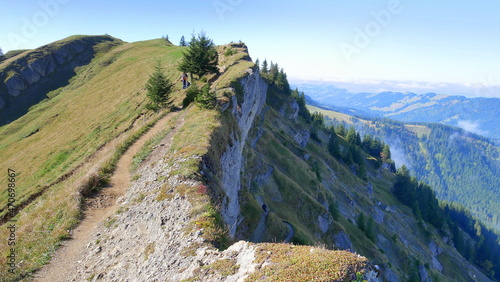 Wanderweg vom Steineberg zum Steinköpfle entlang des Grates photo