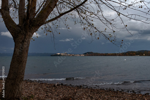 Autunno sul lago di bolsena