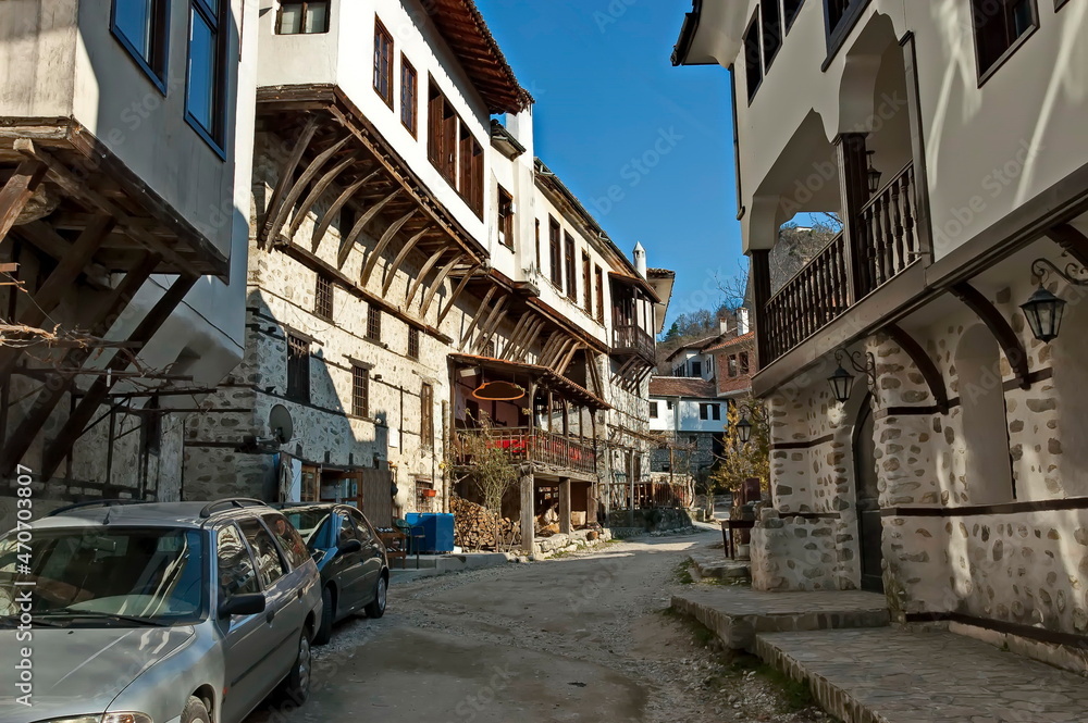 Fototapeta premium View of the old Bulgarian town with traditional houses, Melnik, Bulgaria 
