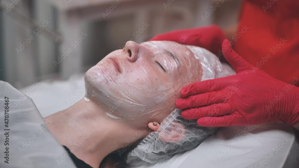 The process of hydrating problem skin with a plastic film. The process of hydrating problem skin with a plastic film.