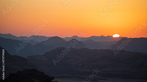 tramonto nel deserto Wadi Rum, in Giordania © Roberto Zocchi