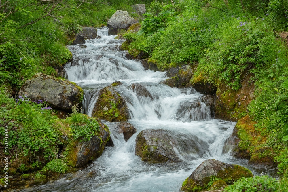 Fototapeta premium Waterfall in Vatchkazhets valley (former volcano field), Kamchatka, Russia