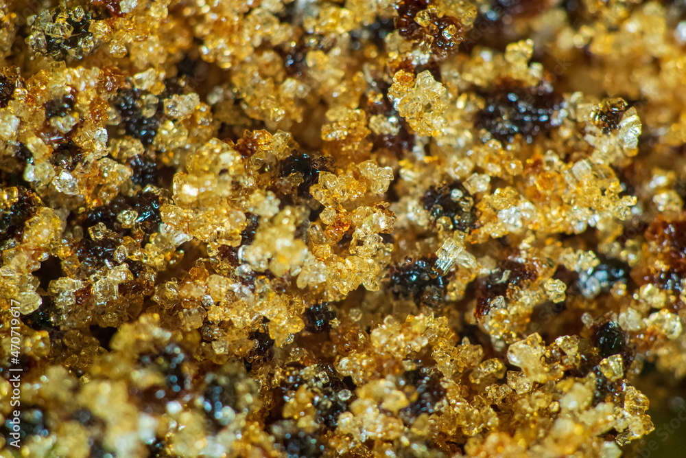 Beet sugar crystals and chicory granules for a hot drink Beet sugar crystals and chicory granules for a hot drink
