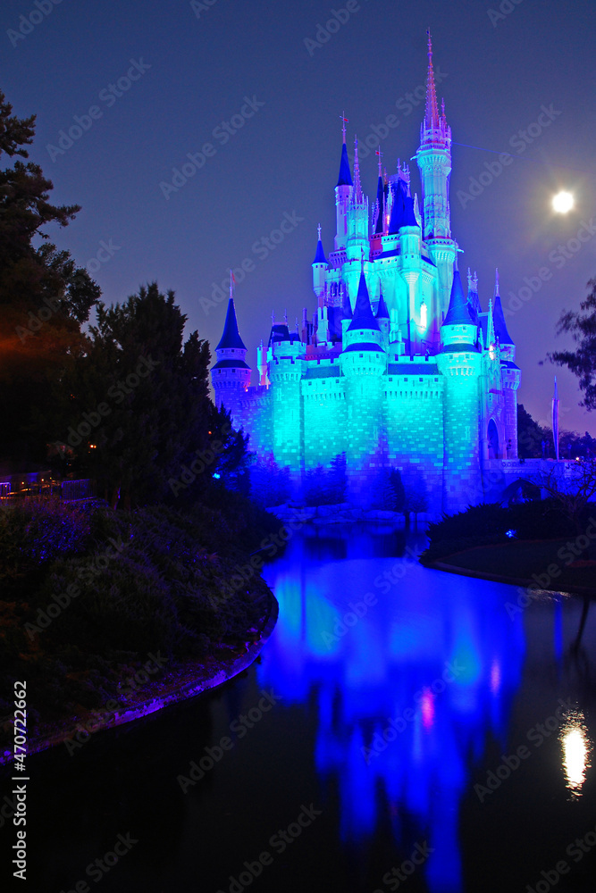 Cinderella's castle at Disney World i illuminated at night Stock Photo ...