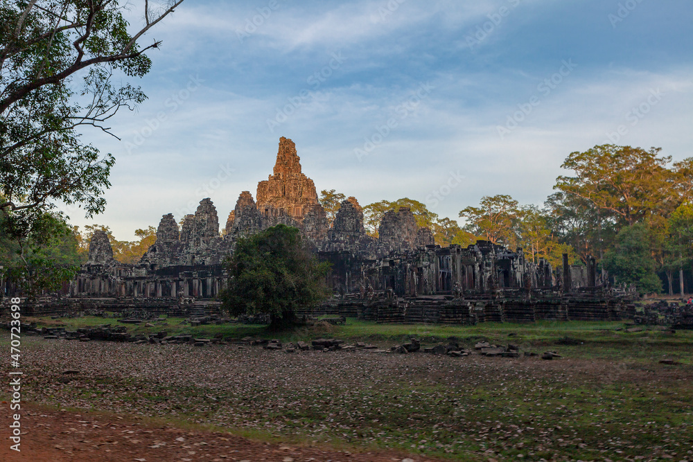 Obraz premium Angkor Wat is a huge Hindu temple complex in Cambodia. 