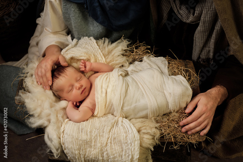Photo Nativity scene protecting hands