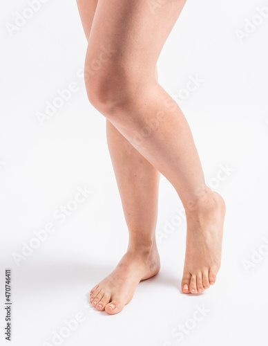 mujer pose pies