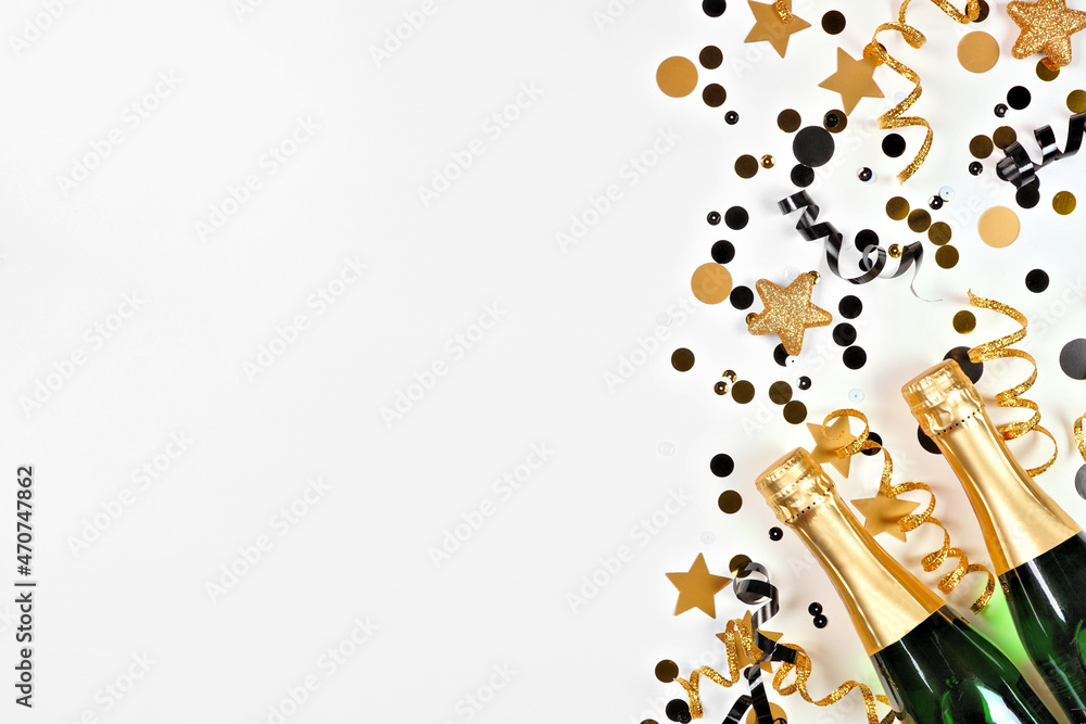New Years Eve Frame Confetti Streamers Gold Decorations Top View Stock  Photo by ©JeniFoto 321187618