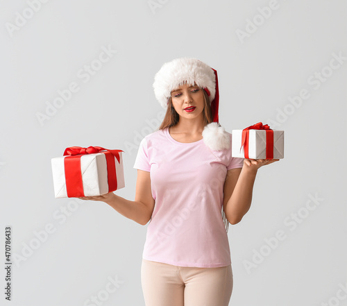 Beautiful young woman in Sa...