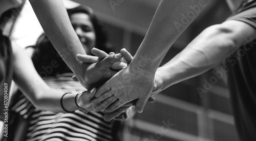 Group of teenager friends on a basketball court teamwork and togetherness concept © Rawpixel.com