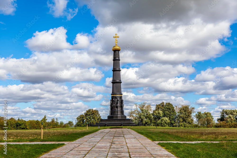 Obraz premium Monument-column to Dmitry Donskoy in honor of the victory on the Kulikovo field, designed by A.P. Bryullov. 1848 year. The village of Ivanovo. Kurkinsky district. Tula region. Russia