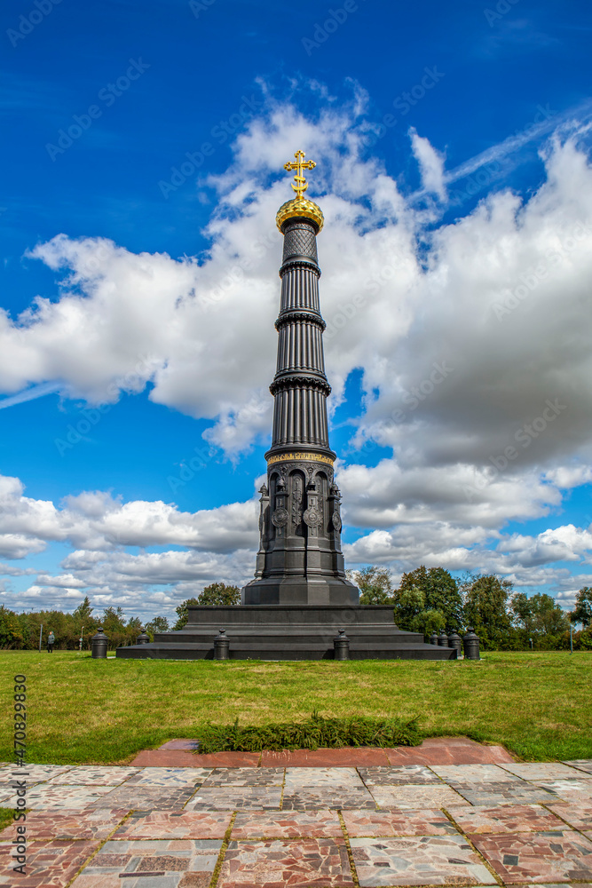 Obraz premium Monument-column to Dmitry Donskoy in honor of the victory on the Kulikovo field, designed by A.P. Bryullov. 1848 year. The village of Ivanovo. Kurkinsky district. Tula region. Russia