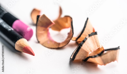 Quadro su tela Sharp red lip pencils lying next to shavings