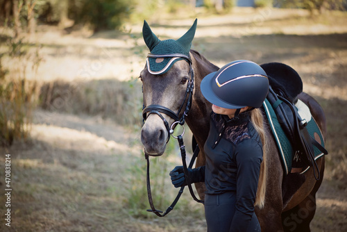 Glückliche Reiterin mit Pferd © Petra Fischer