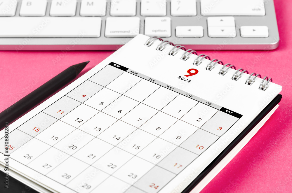 The September 2022 desk calendar with pencil The September 2022 desk calendar with pencil