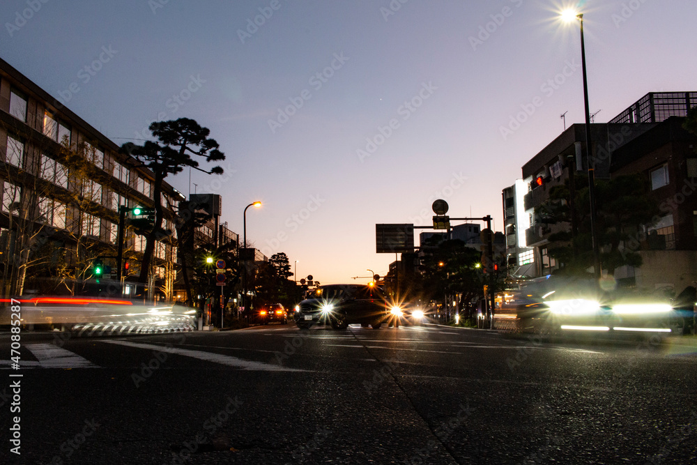 夜の街道
