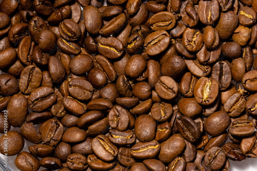 Fototapeta premium Many roasted coffee beans close up