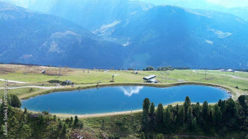 Fototapeta premium An aerian view of a lake in mountain