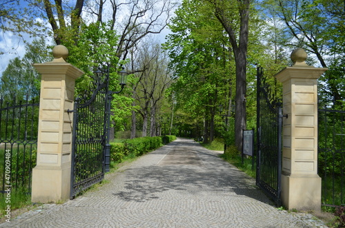 Cieplice zdrój, park zdrojowy wiosną, Polska