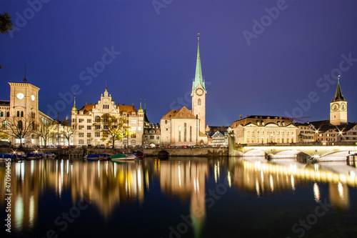 panorama of Zurich city center with Frau Munster and Grossmunster © Melinda Nagy