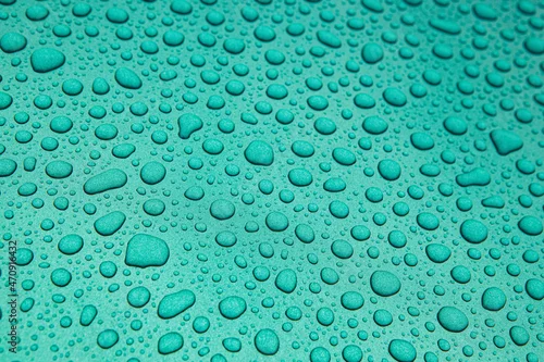 Panel kuchenny z motywem Krople deszczu na zielonej karoserii